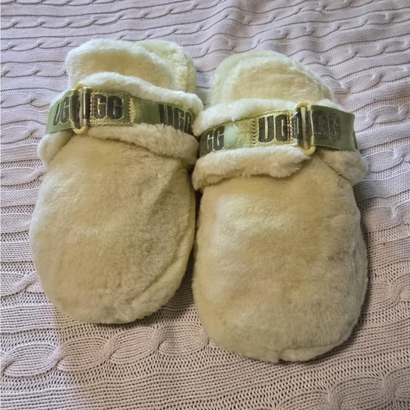 Ugg Fluff it slides - Picture 2 of 7
